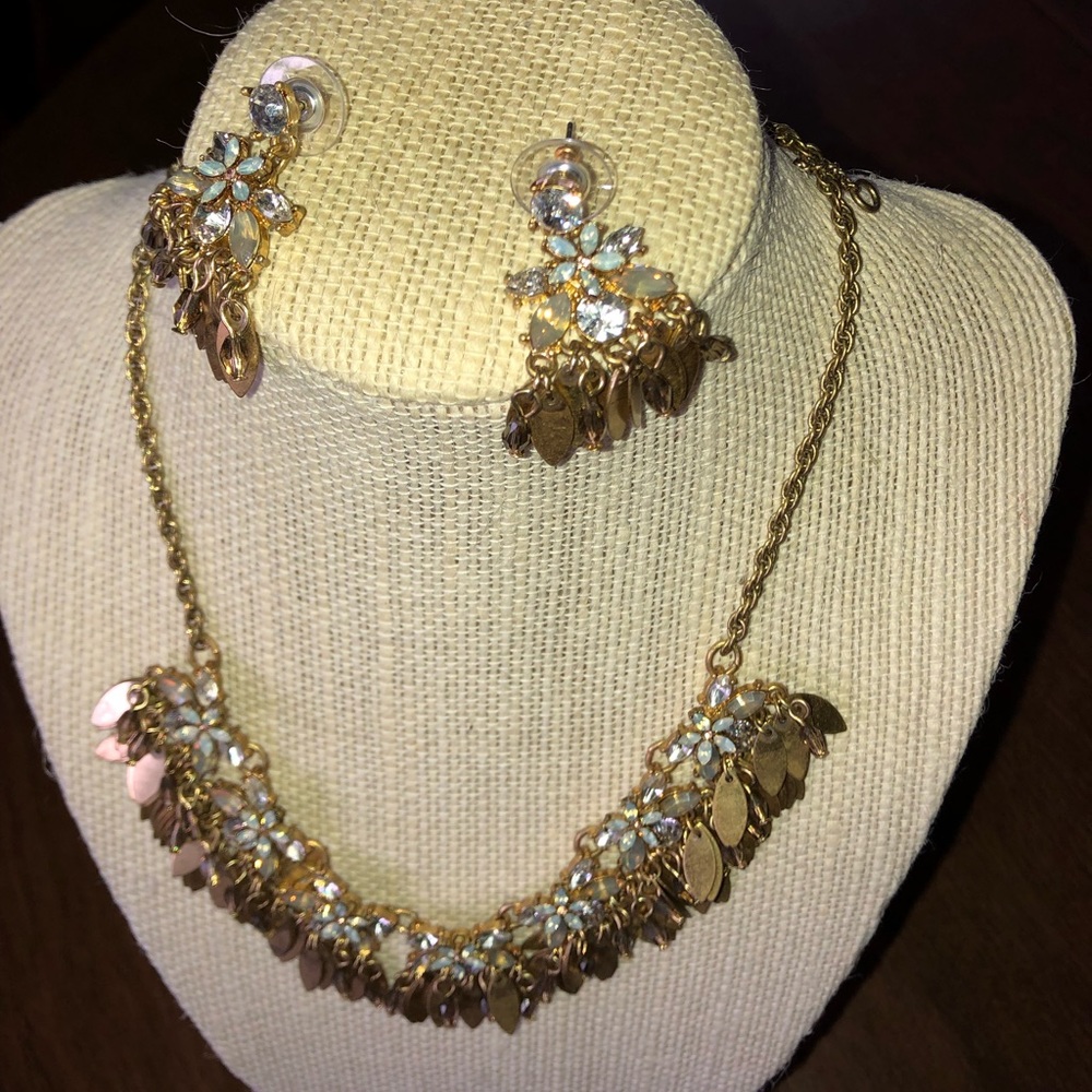 Loft necklace and earrings set like new - Picture 5 of 8
